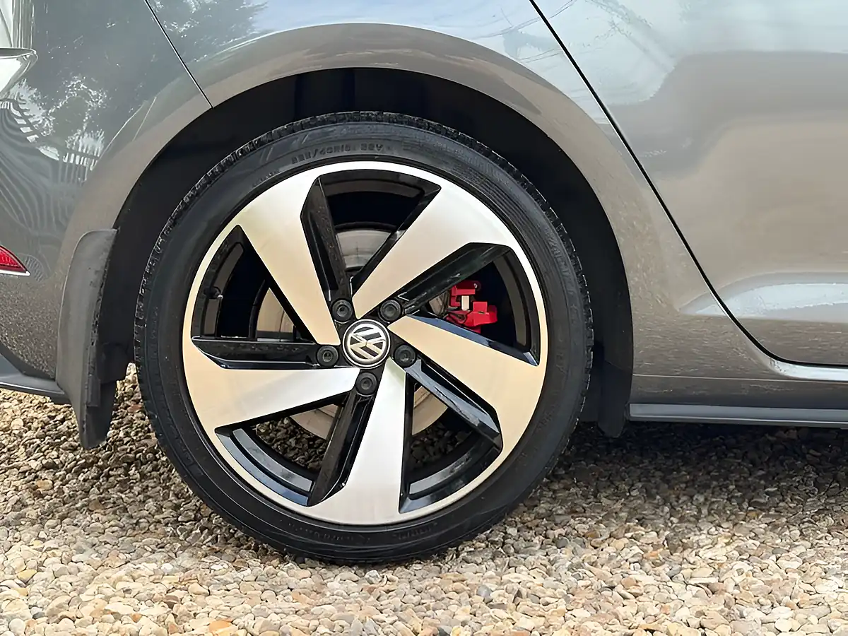 Used 2018 Volkswagen Golf GTI Performance Grey - Interior and Exterior details 12