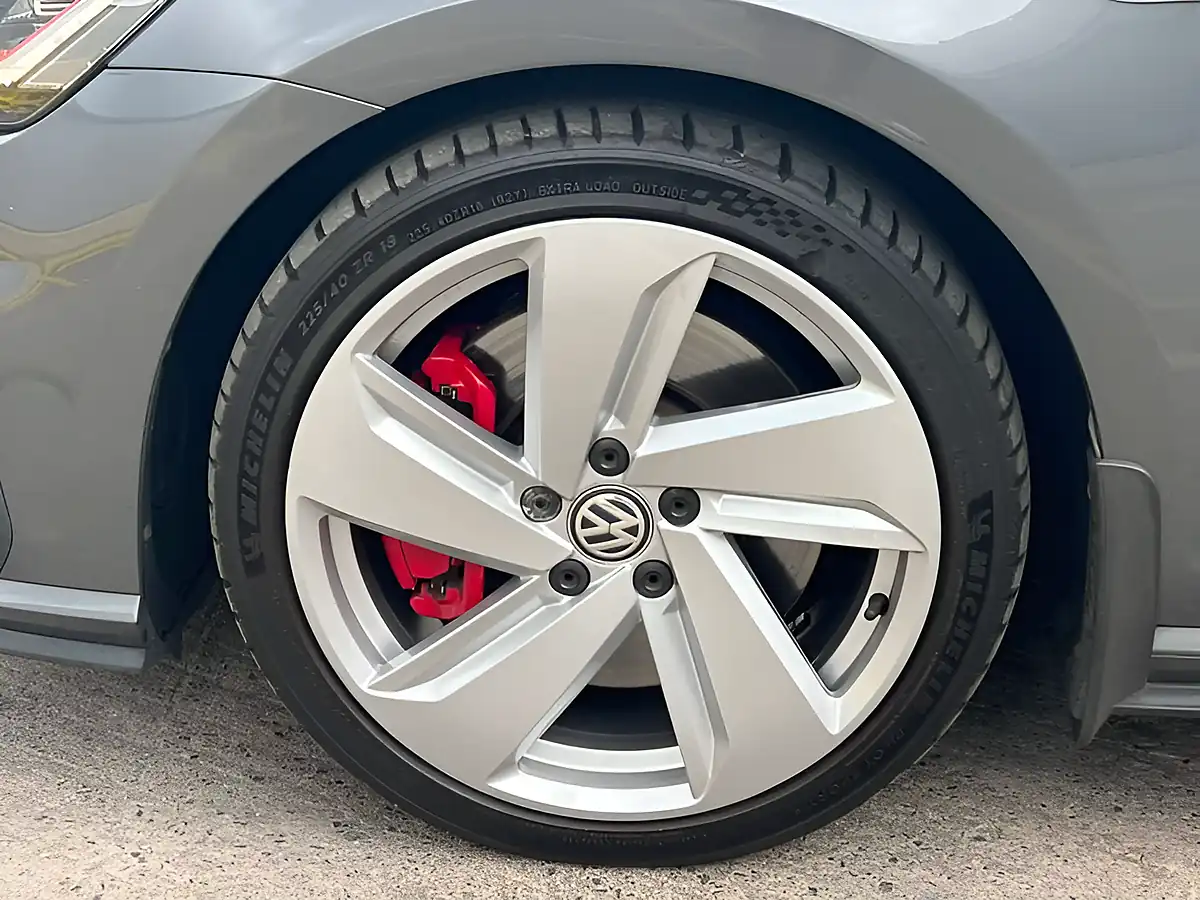 Used 2018 Volkswagen Golf GTI Performance Grey - Interior and Exterior details 10