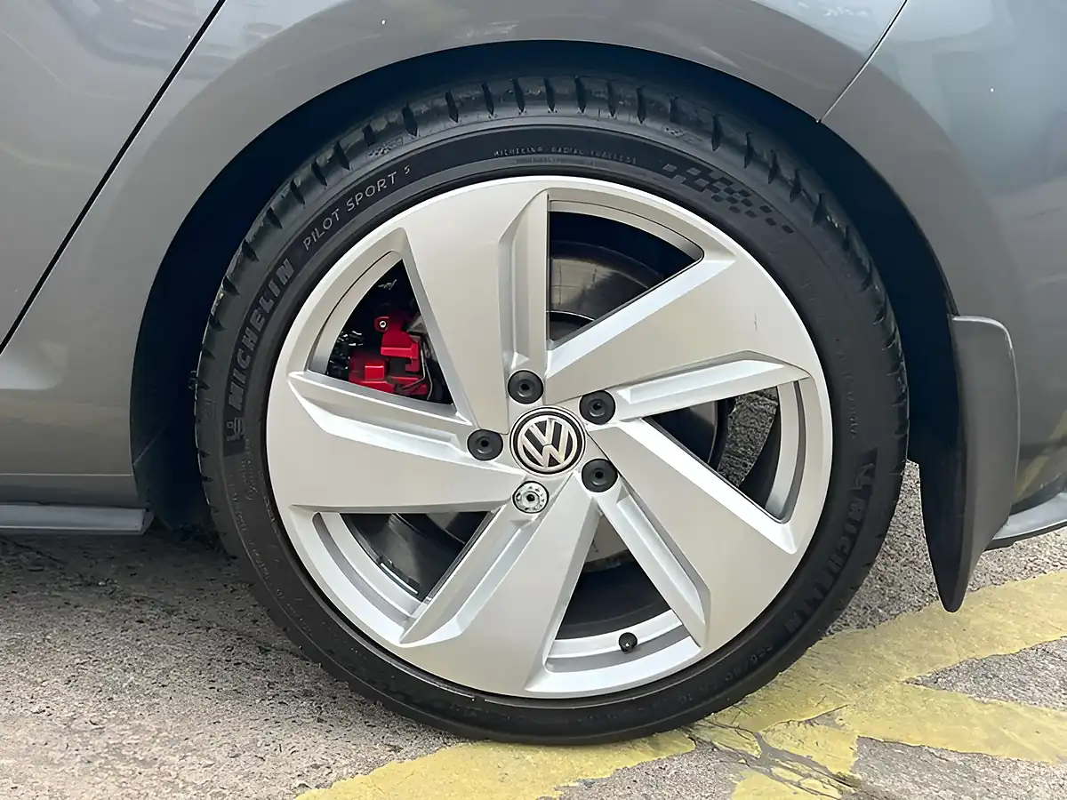 Used 2018 Volkswagen Golf GTI Performance Grey - Interior and Exterior details 13