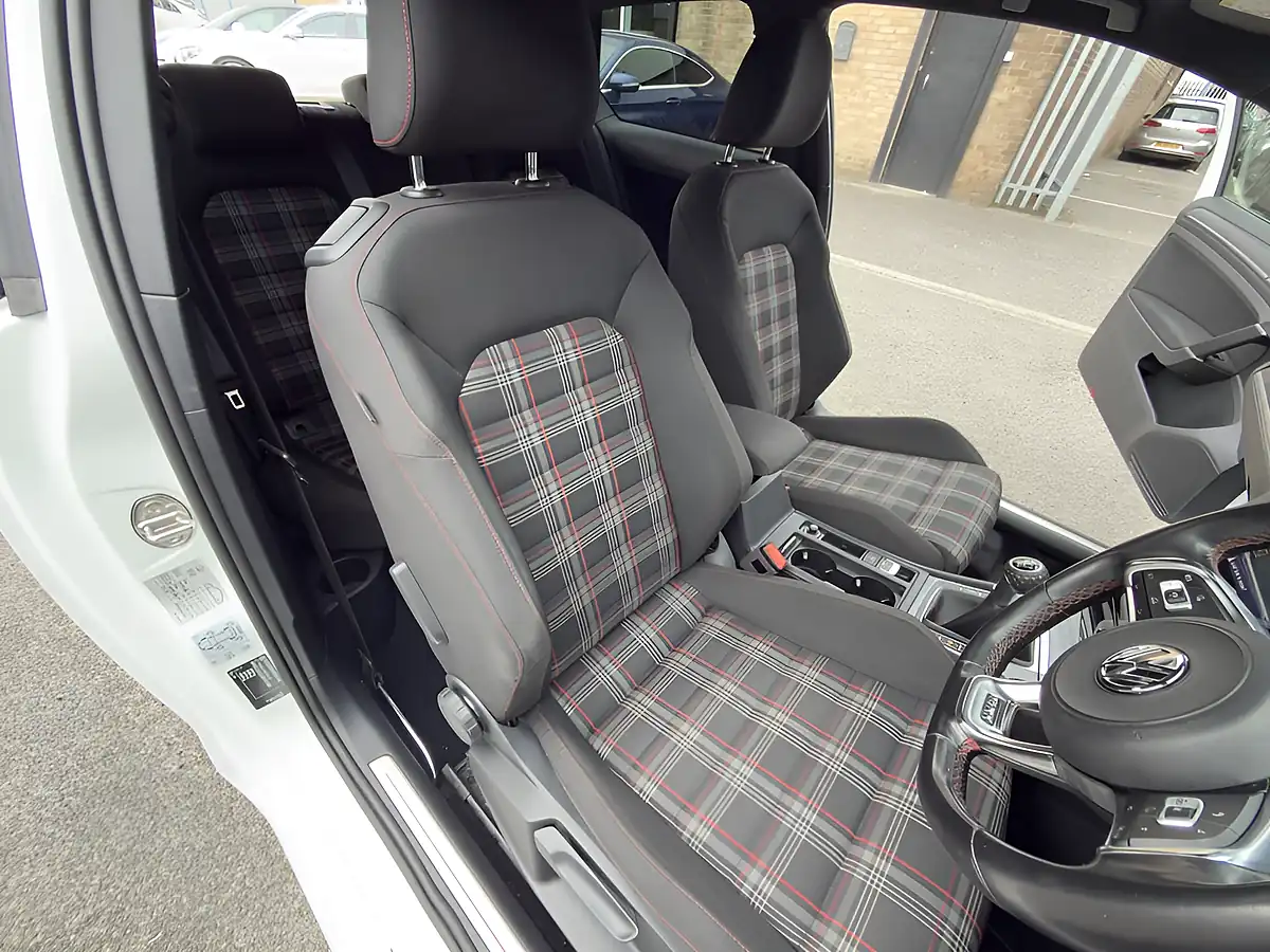 Used 2018 Volkswagen Golf GTI Performance White - Interior and Exterior details 12