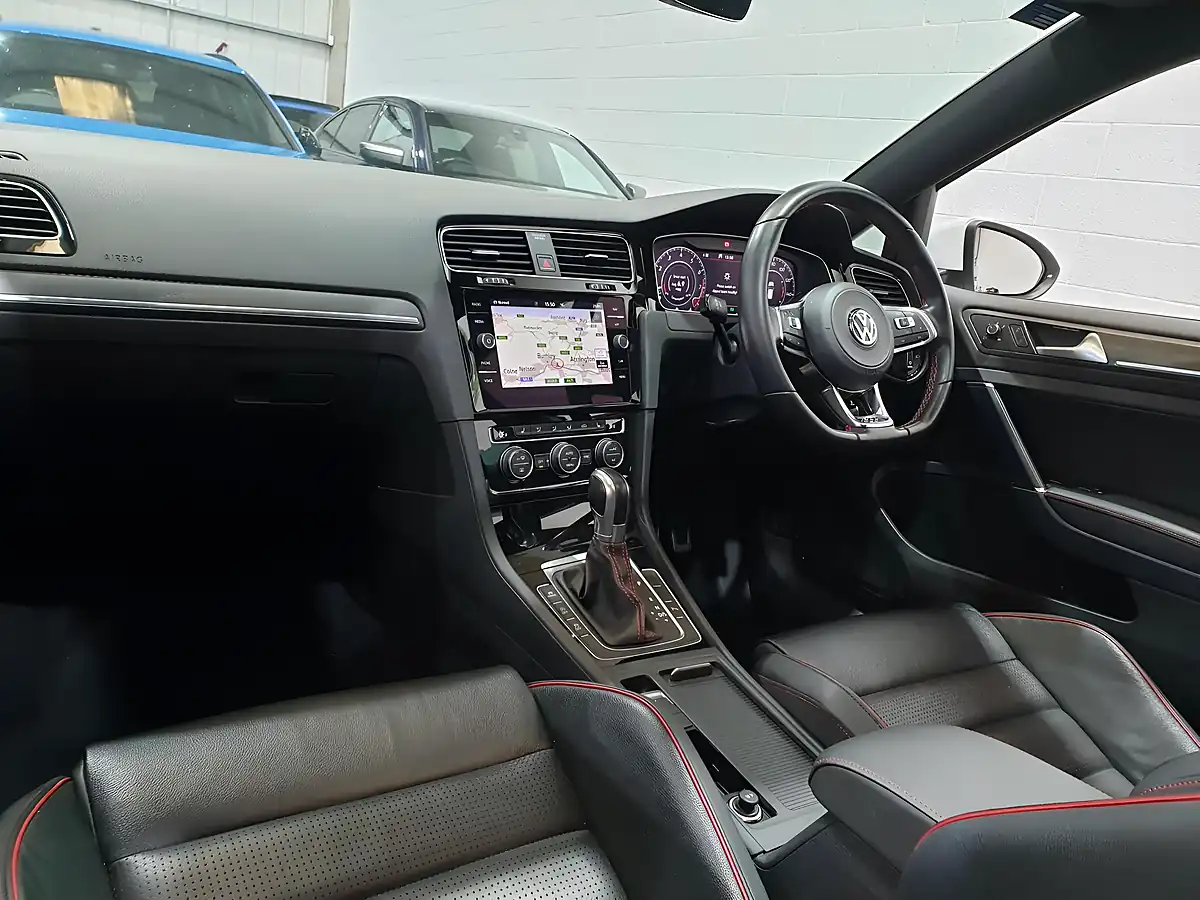 Used 2018 Volkswagen Golf GTI Performance White - Interior and Exterior details 17