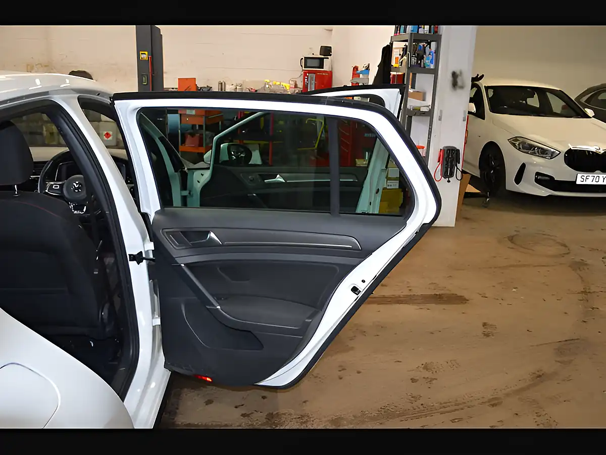Used 2018 Volkswagen Golf GTI Pure White - Interior and Exterior details 14