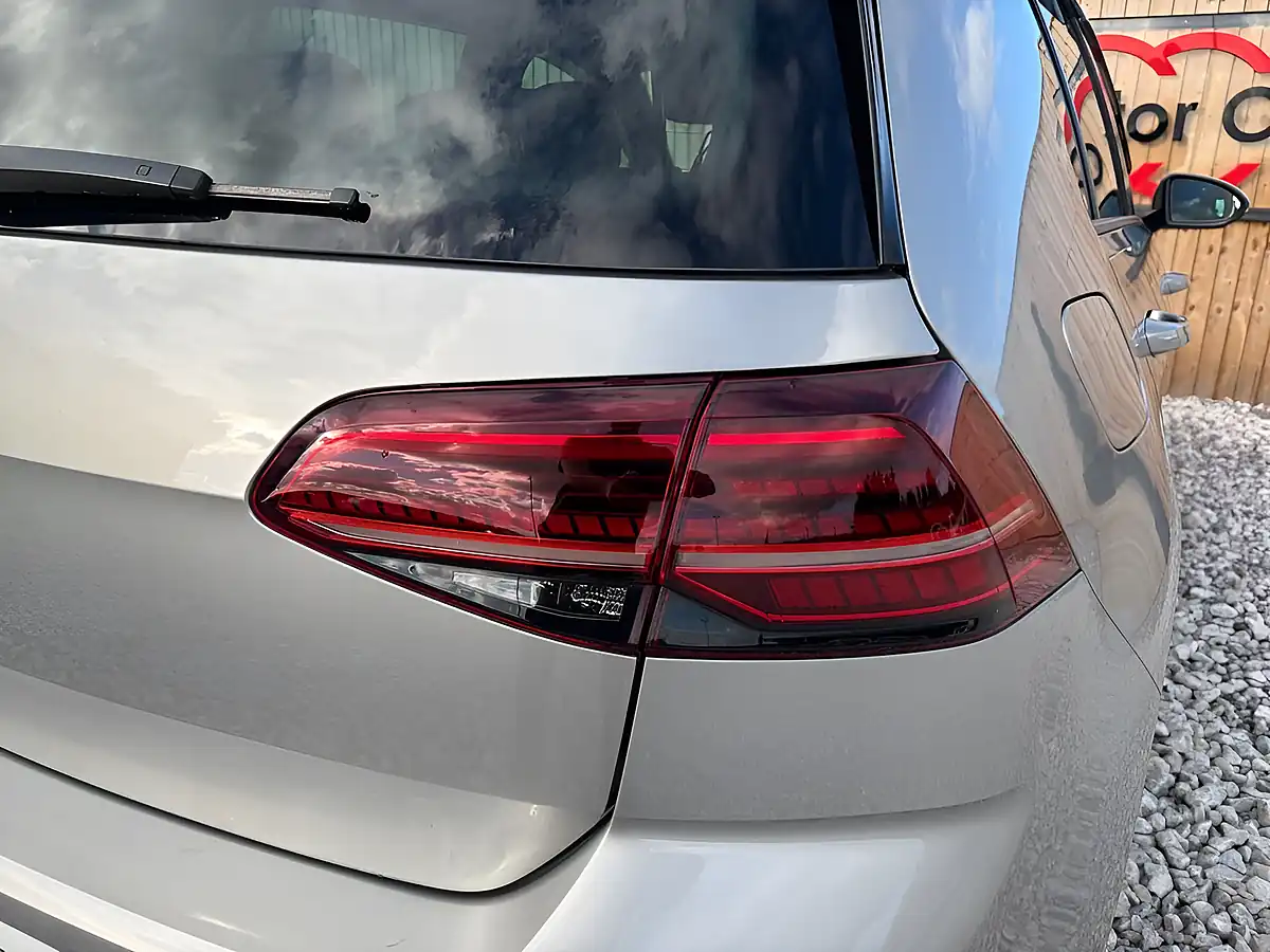 Used 2018 Volkswagen Golf GTI Silver - Interior and Exterior details 11