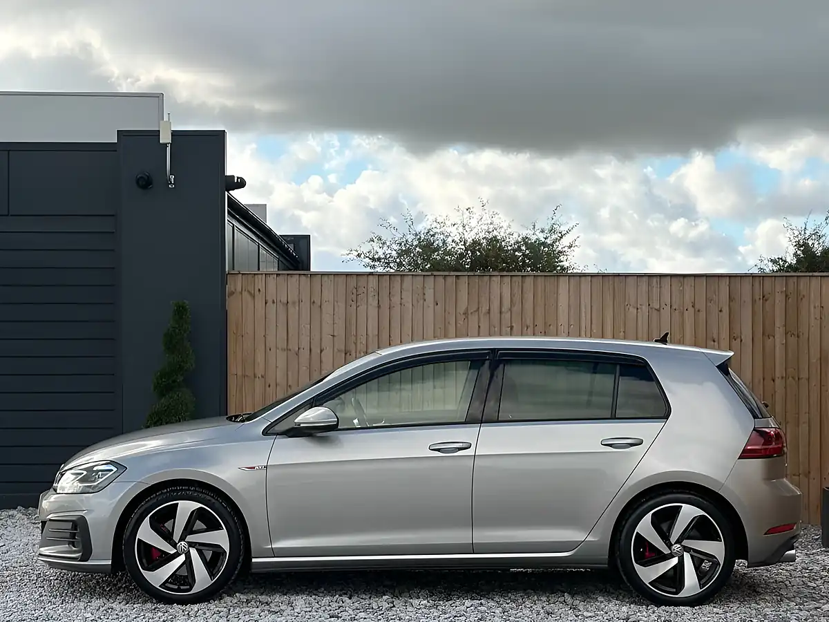 Used 2018 Volkswagen Golf GTI Silver - Interior and Exterior details 4