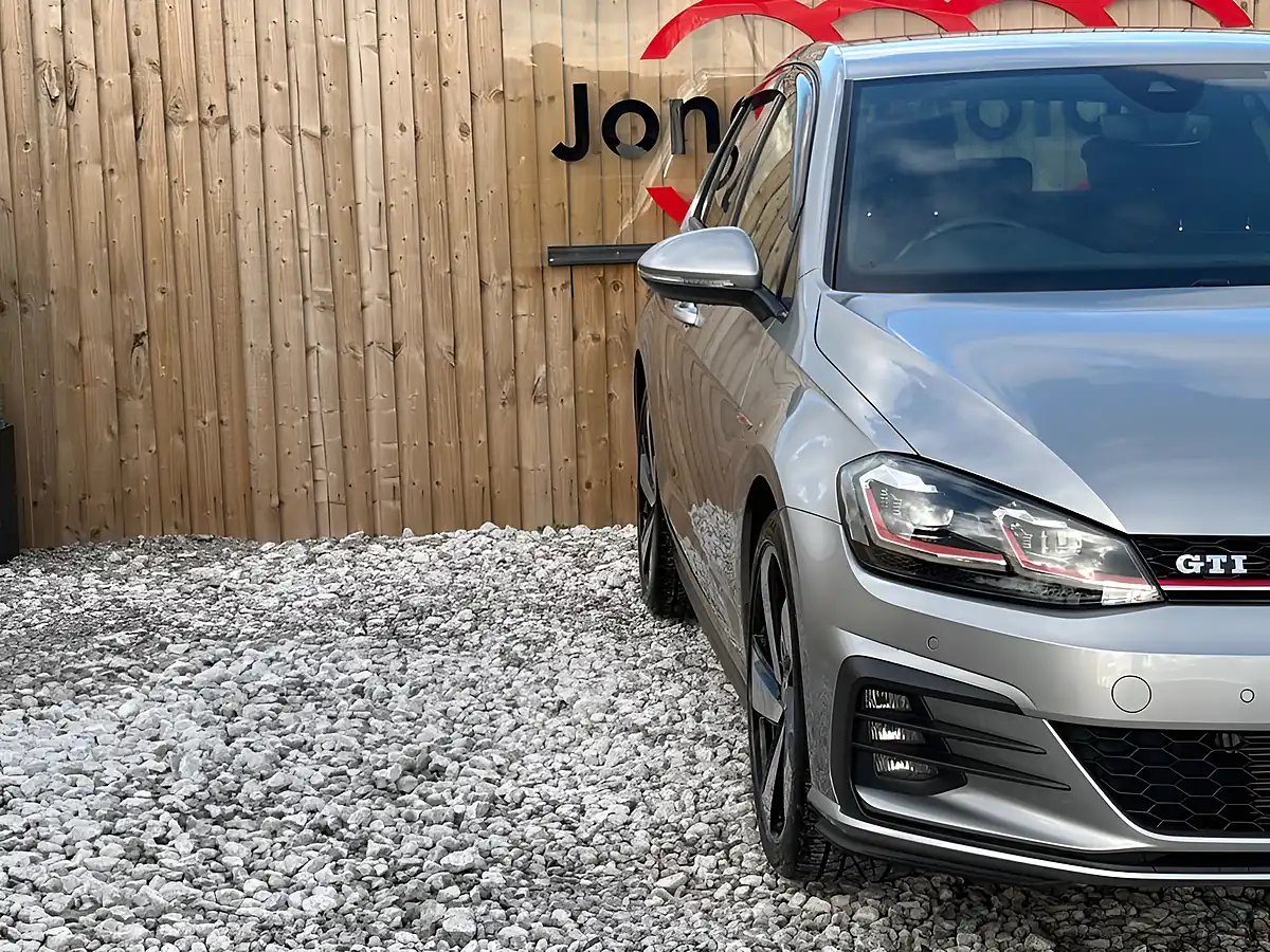 Used 2018 Volkswagen Golf GTI Silver - Interior and Exterior details 6