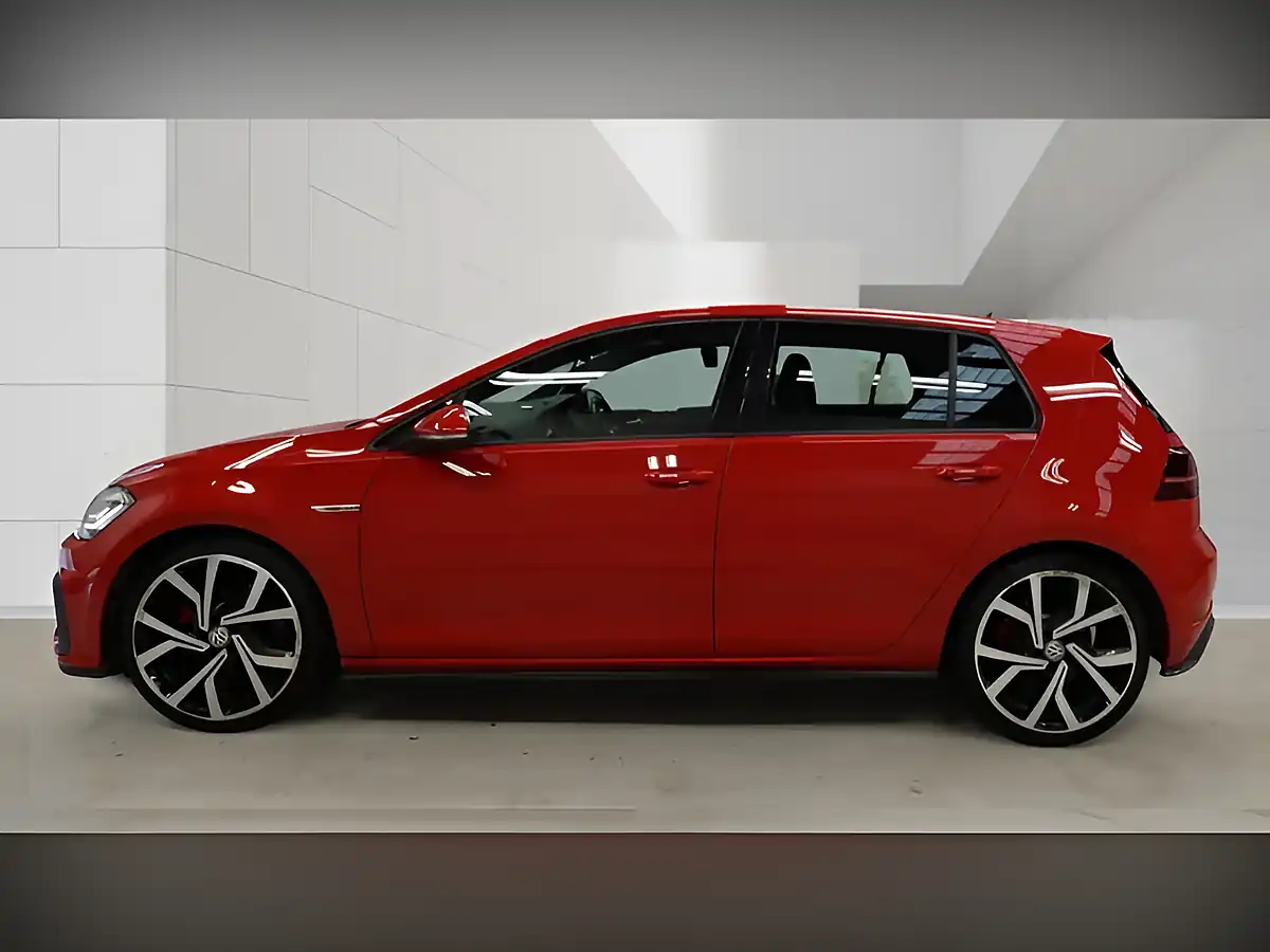 Used 2018 Volkswagen Golf GTI Tornado Red - Interior and Exterior details 6