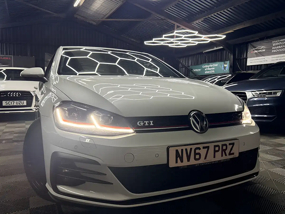 Used 2018 Volkswagen Golf GTI White - Front View