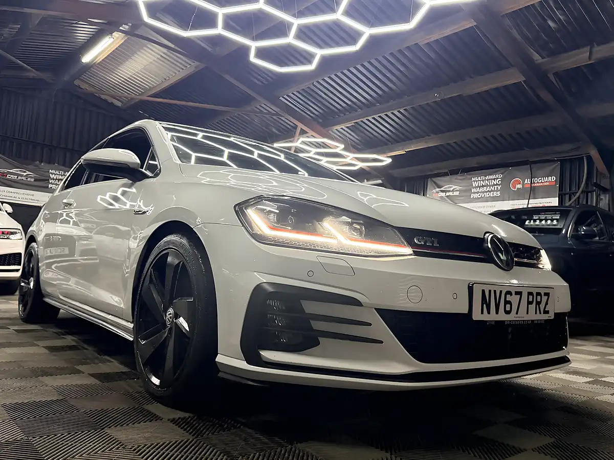 Used 2018 Volkswagen Golf GTI White - Interior and Exterior details 13