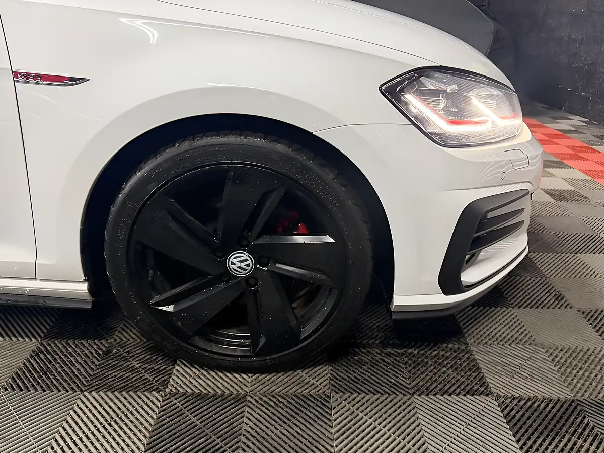 Used 2018 Volkswagen Golf GTI White - Interior and Exterior details 16