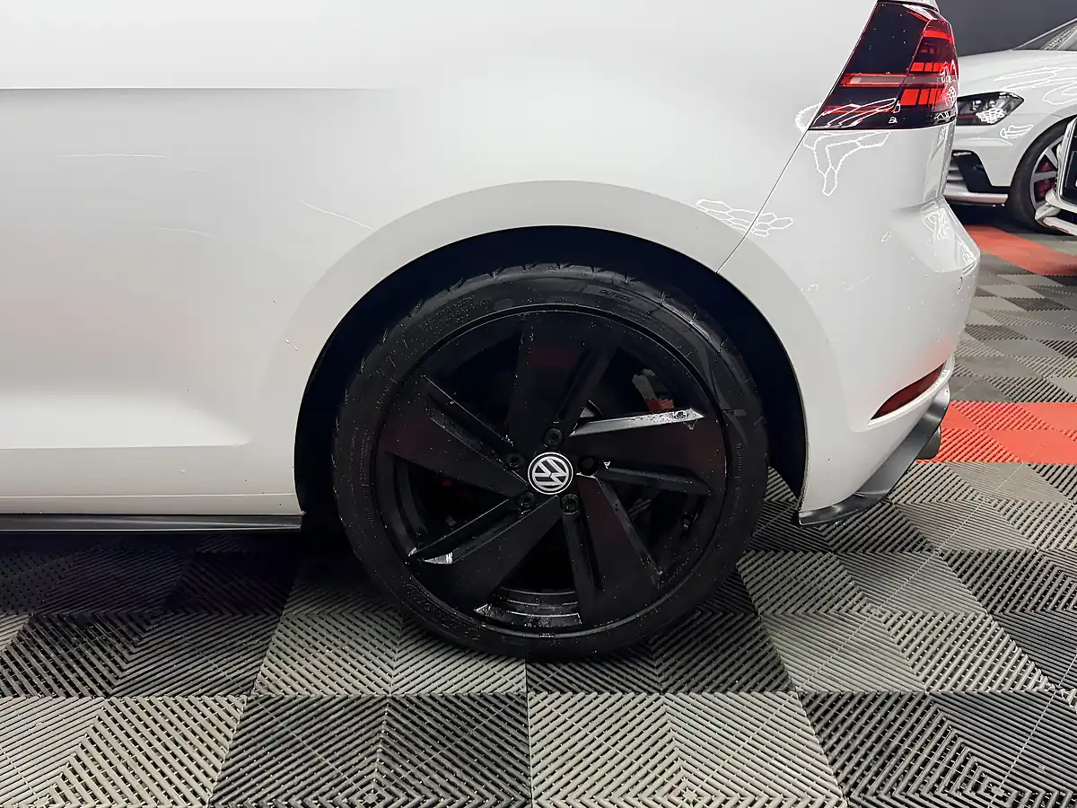 Used 2018 Volkswagen Golf GTI White - Interior and Exterior details 18