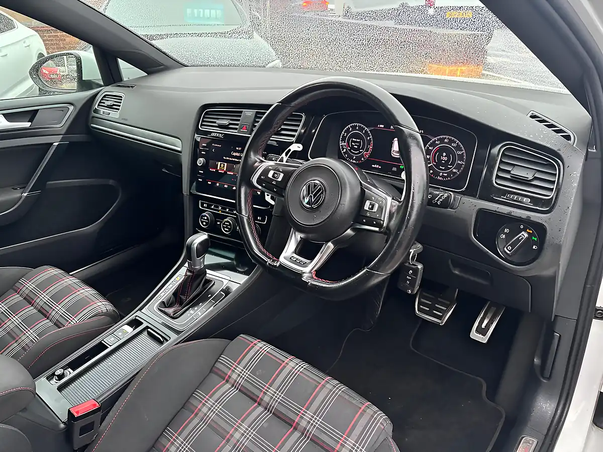 Used 2018 Volkswagen Golf GTI White - Interior and Exterior details 13