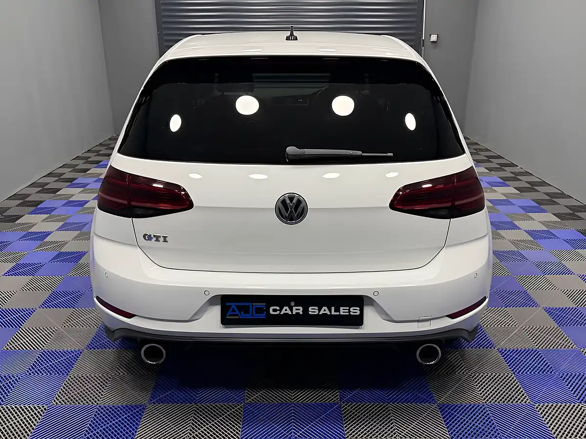 Used 2018 Volkswagen Golf GTI White - Interior and Exterior details 12