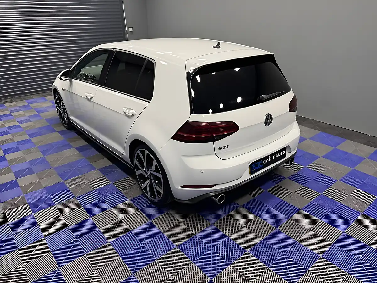 Used 2018 Volkswagen Golf GTI White - Interior and Exterior details 14