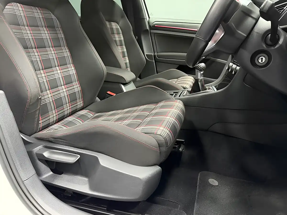 Used 2018 Volkswagen Golf GTI White - Interior and Exterior details 18