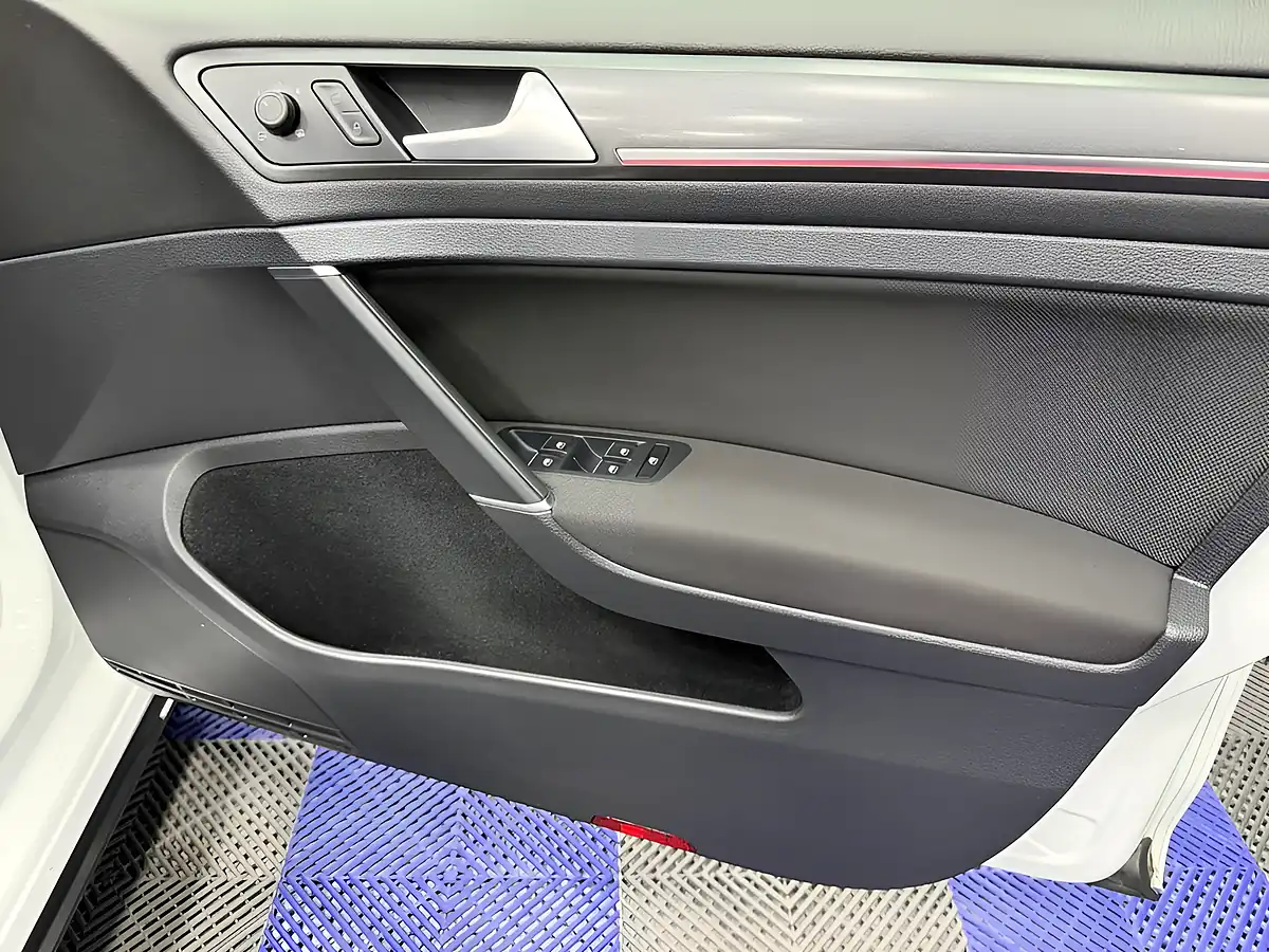 Used 2018 Volkswagen Golf GTI White - Interior and Exterior details 20