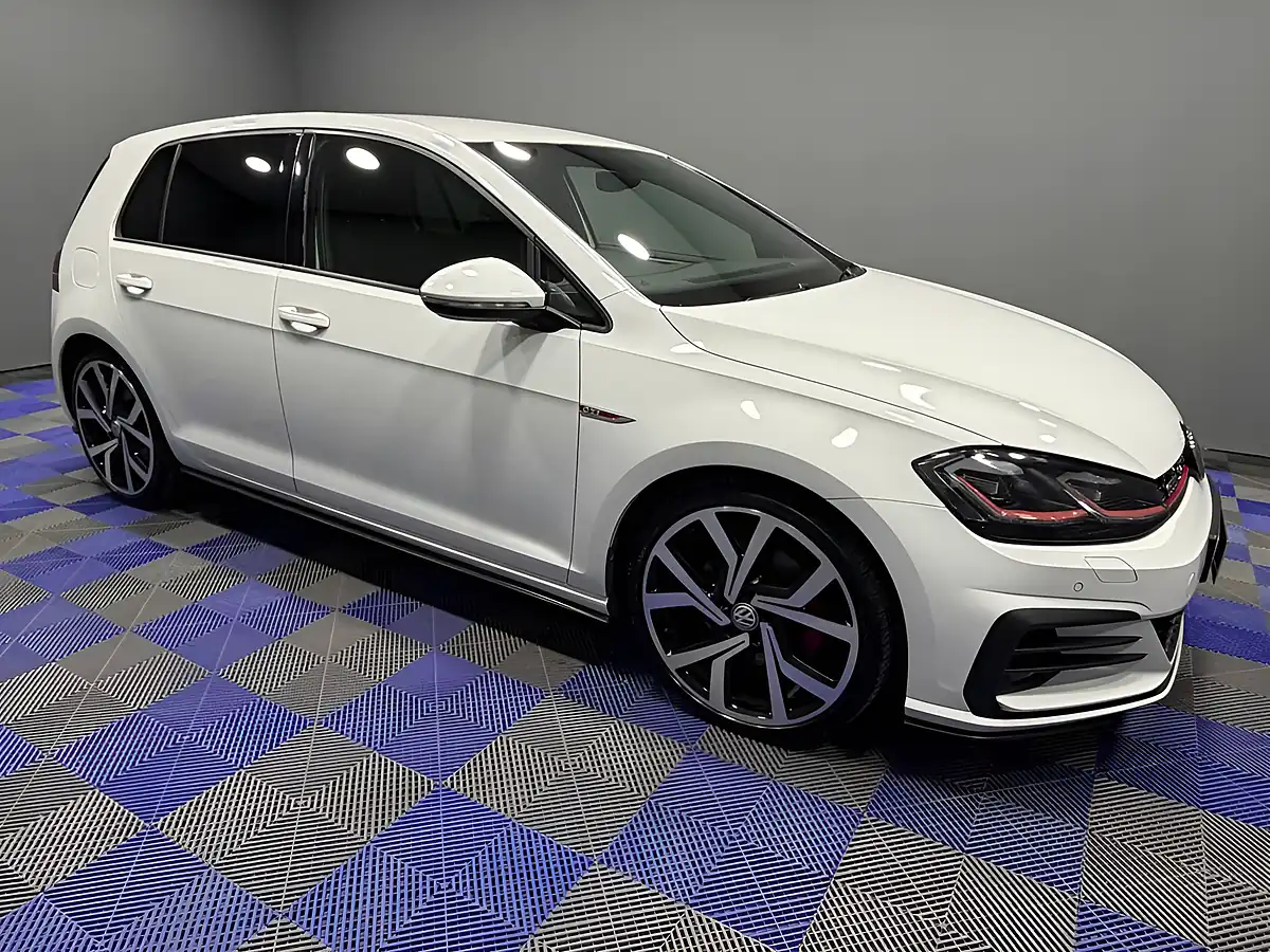 Used 2018 Volkswagen Golf GTI White - Interior and Exterior details 5