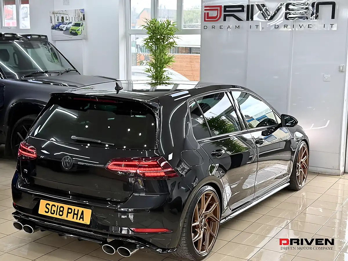Used 2018 Volkswagen Golf R Black - Interior and Exterior details 11