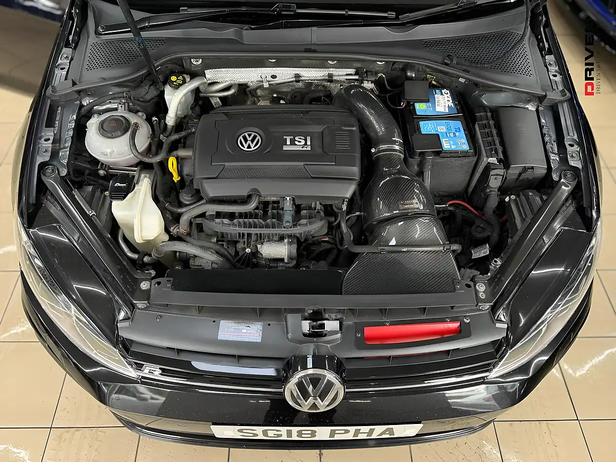 Used 2018 Volkswagen Golf R Black - Interior and Exterior details 16