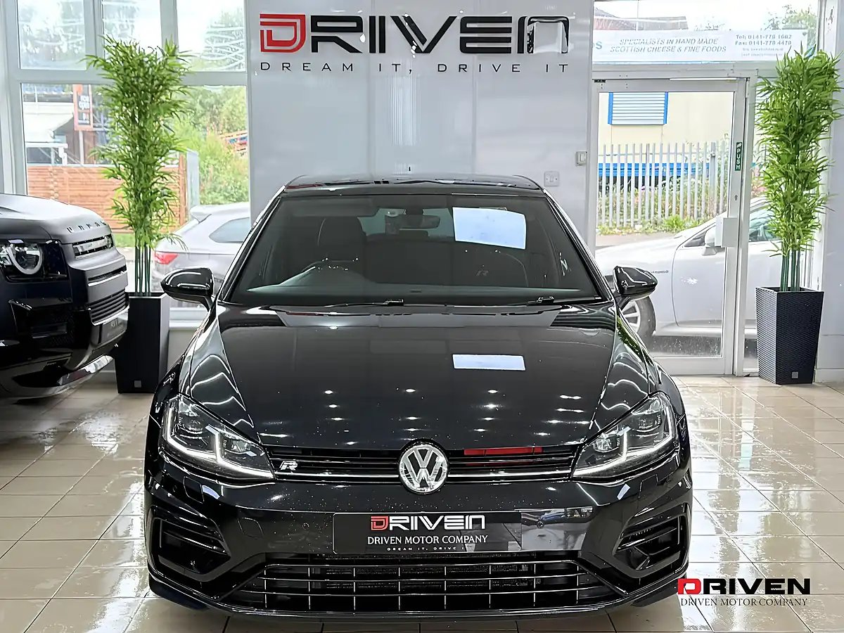 Used 2018 Volkswagen Golf R Black - Interior and Exterior details 3