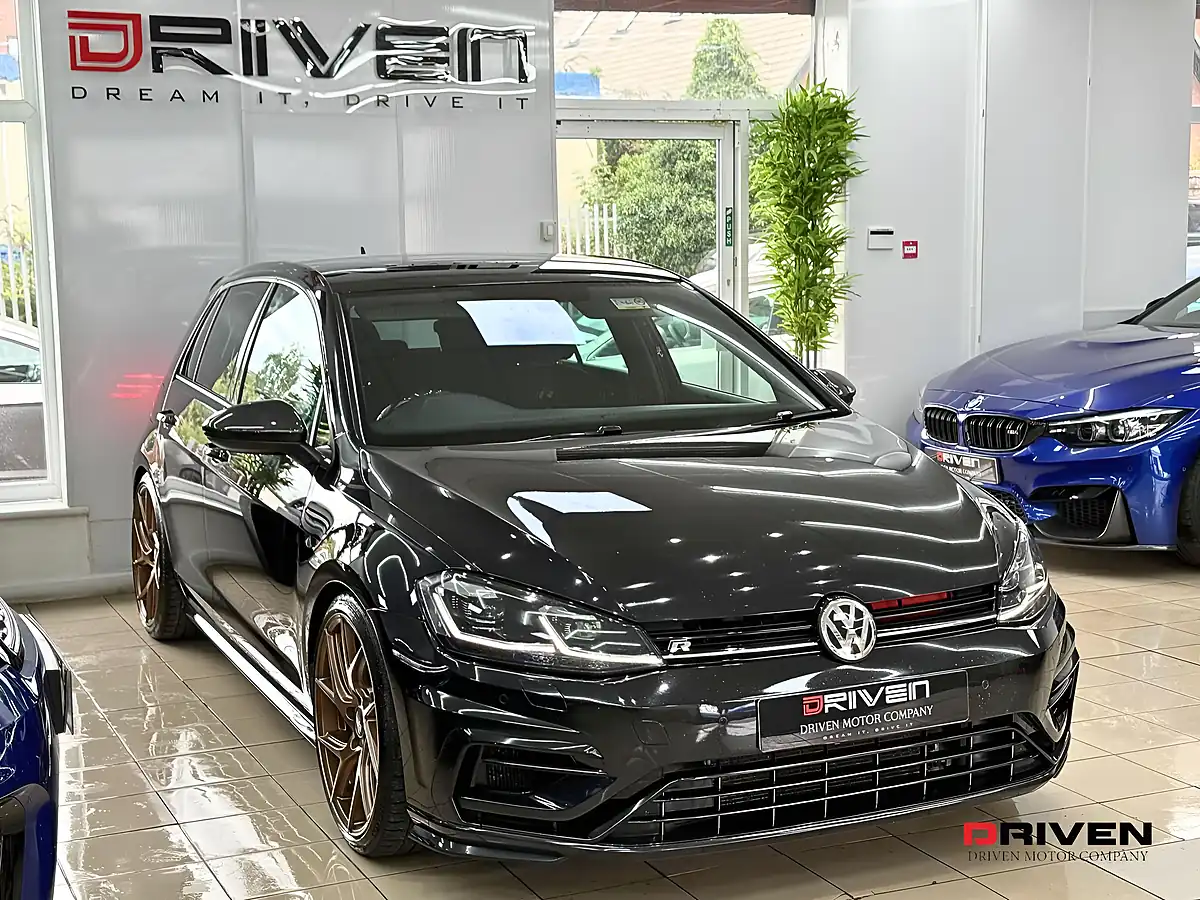 Used 2018 Volkswagen Golf R Black - Interior and Exterior details 5