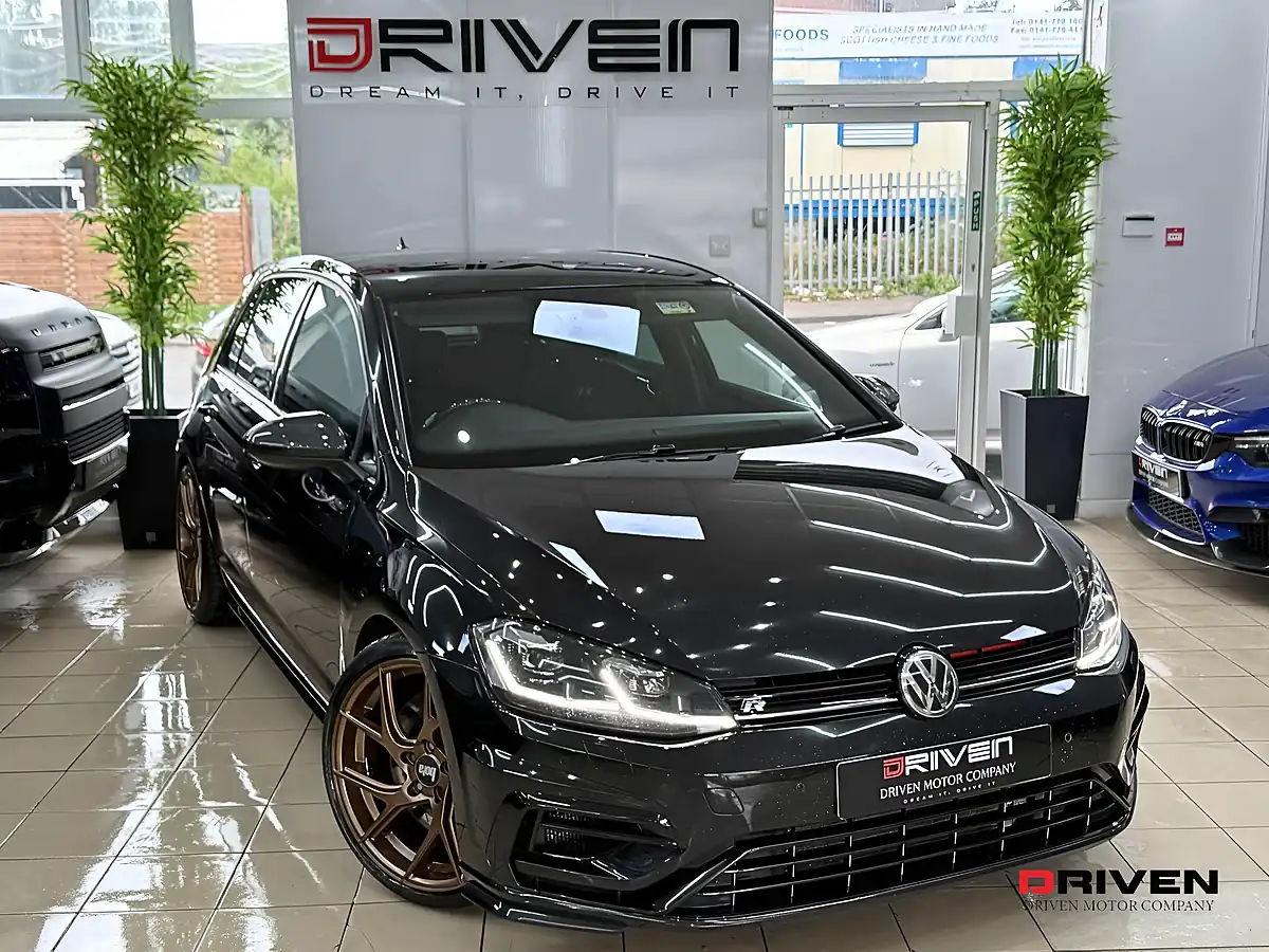 Used 2018 Volkswagen Golf R Black - Interior and Exterior details 7