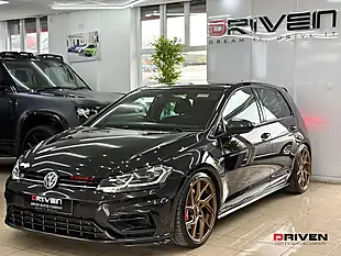 Used 2018 Volkswagen Golf R Black - Interior and Exterior details 9