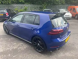 Used 2018 Volkswagen Golf R Blue - Interior and Exterior details 6