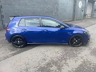 Used 2018 Volkswagen Golf R Blue - Interior and Exterior details 7