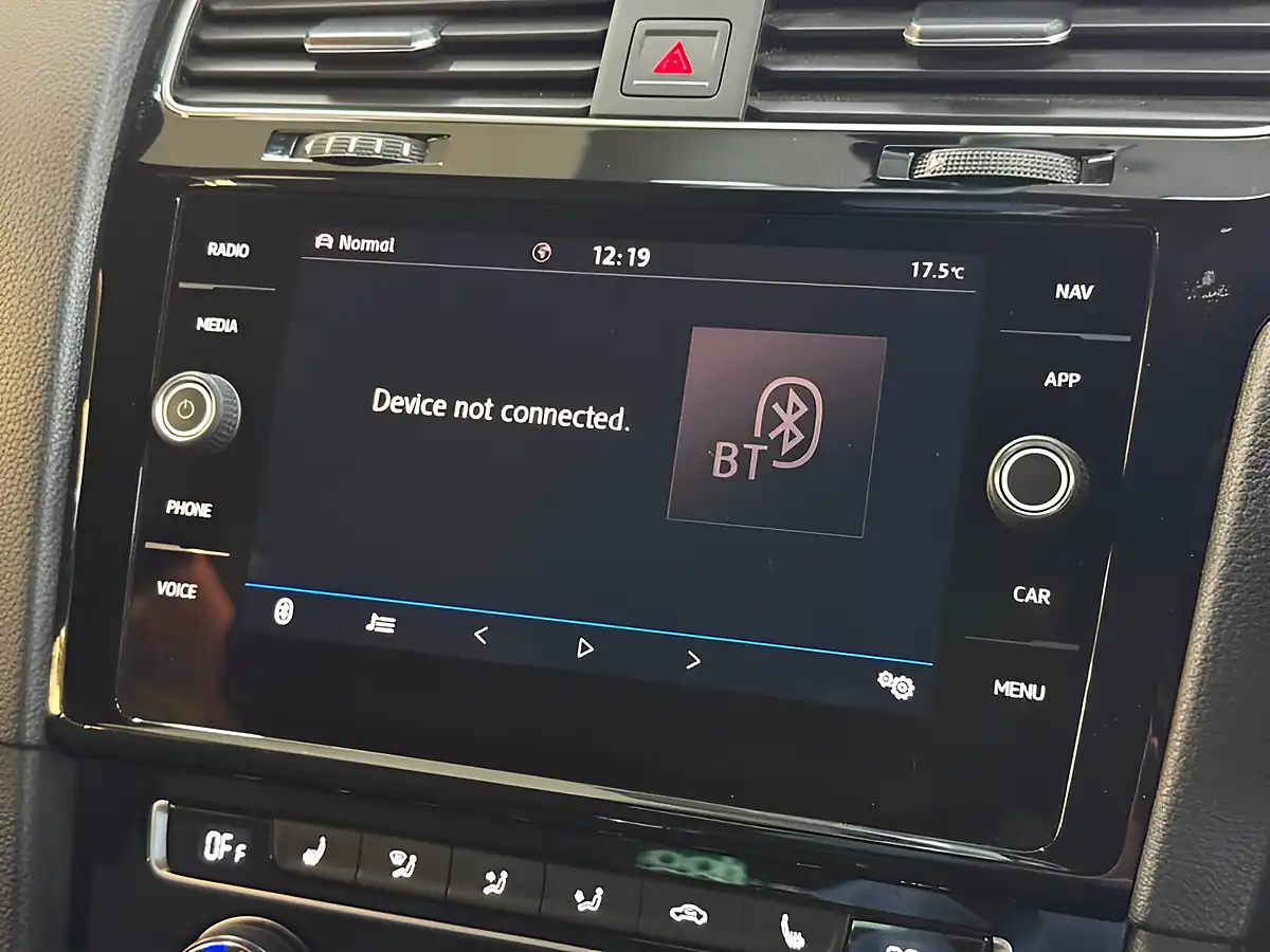 Used 2018 Volkswagen Golf R Blue - Interior and Exterior details 18