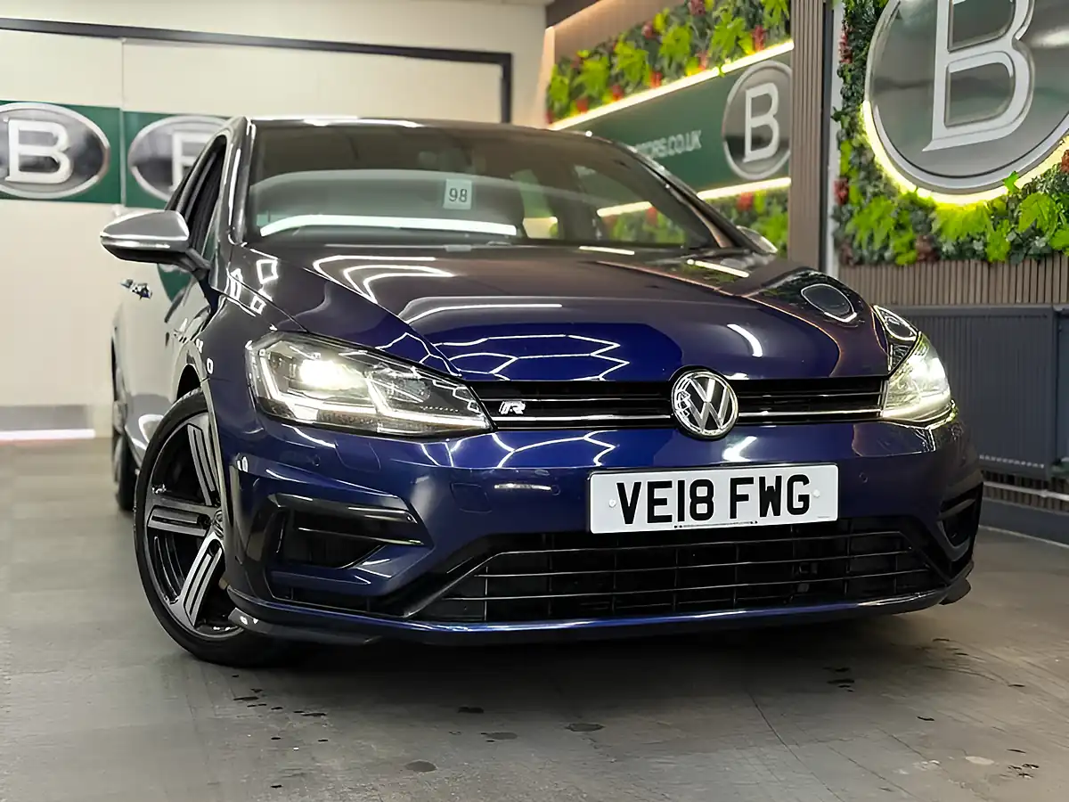 Used 2018 Volkswagen Golf R Blue - Interior and Exterior details 3