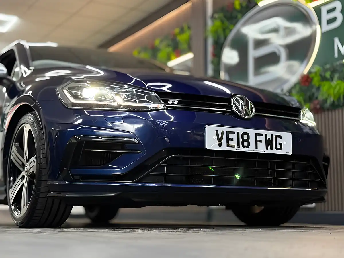 Used 2018 Volkswagen Golf R Blue - Interior and Exterior details 5