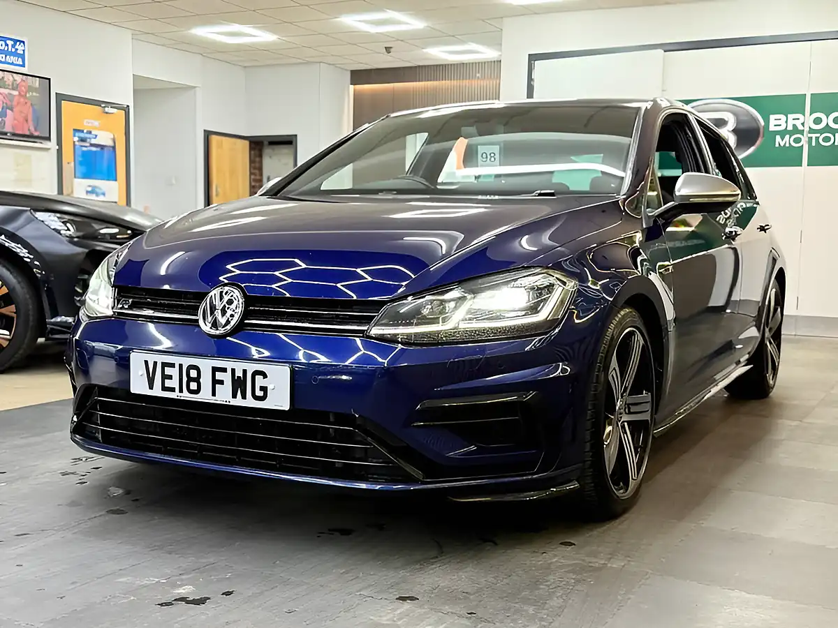 Used 2018 Volkswagen Golf R Blue - Interior and Exterior details 7