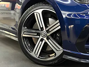 Used 2018 Volkswagen Golf R Blue - Interior and Exterior details 8