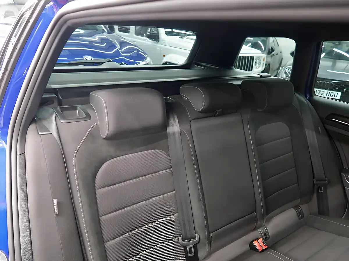 Used 2018 Volkswagen Golf R Blue - Interior and Exterior details 19