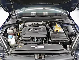 Used 2018 Volkswagen Golf R Blue - Interior and Exterior details 20