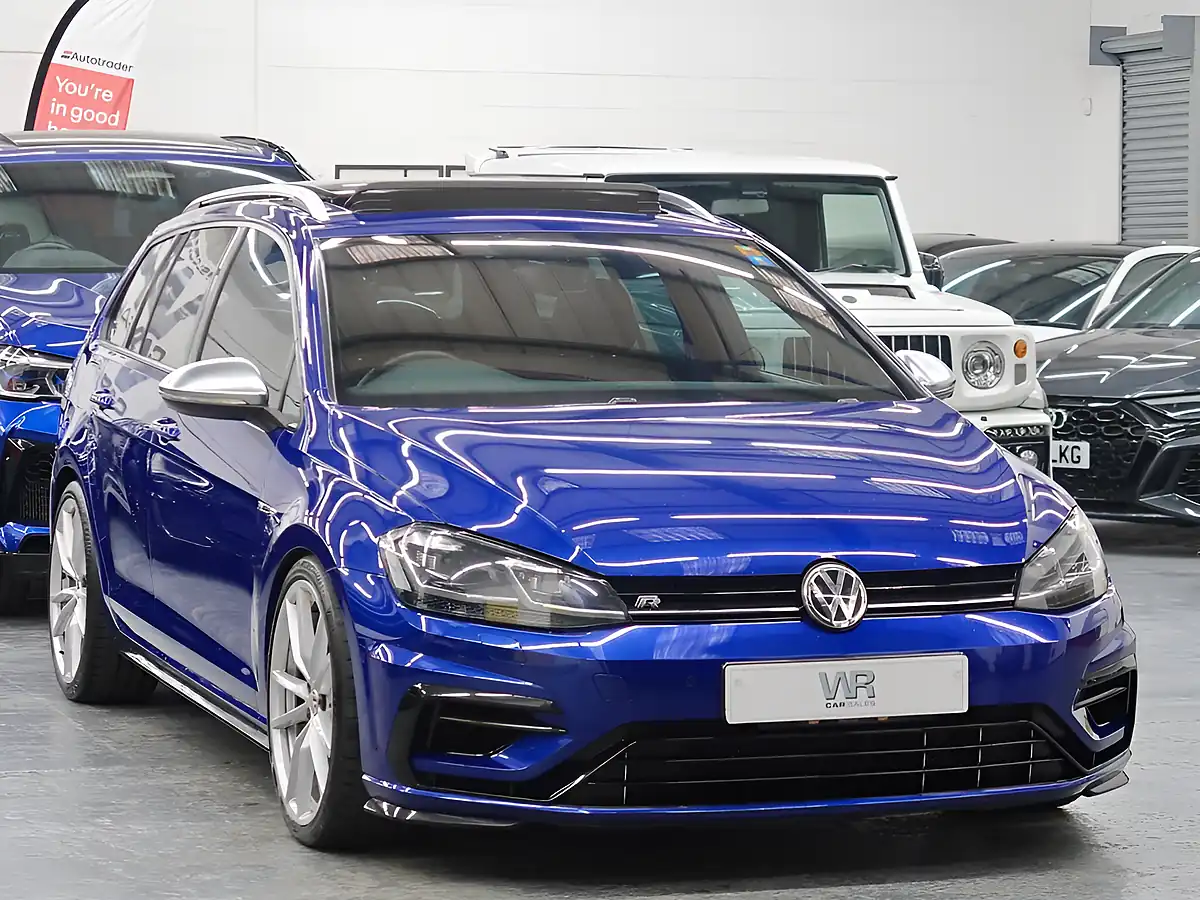 Used 2018 Volkswagen Golf R Blue - Interior and Exterior details 5