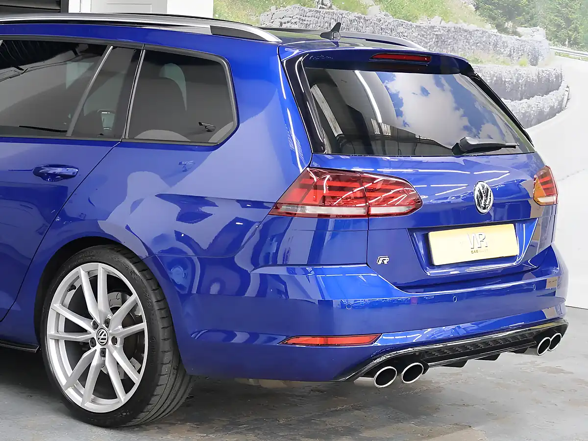 Used 2018 Volkswagen Golf R Blue - Interior and Exterior details 7