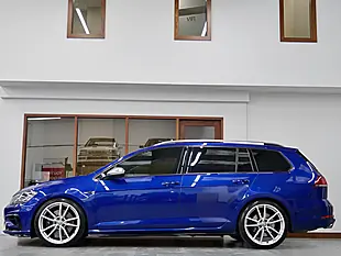 Used 2018 Volkswagen Golf R Blue - Interior and Exterior details 9