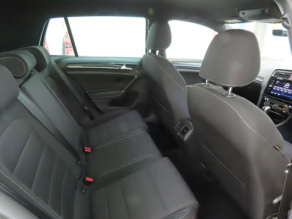 Used 2018 Volkswagen Golf R Grey - Interior and Exterior details 11