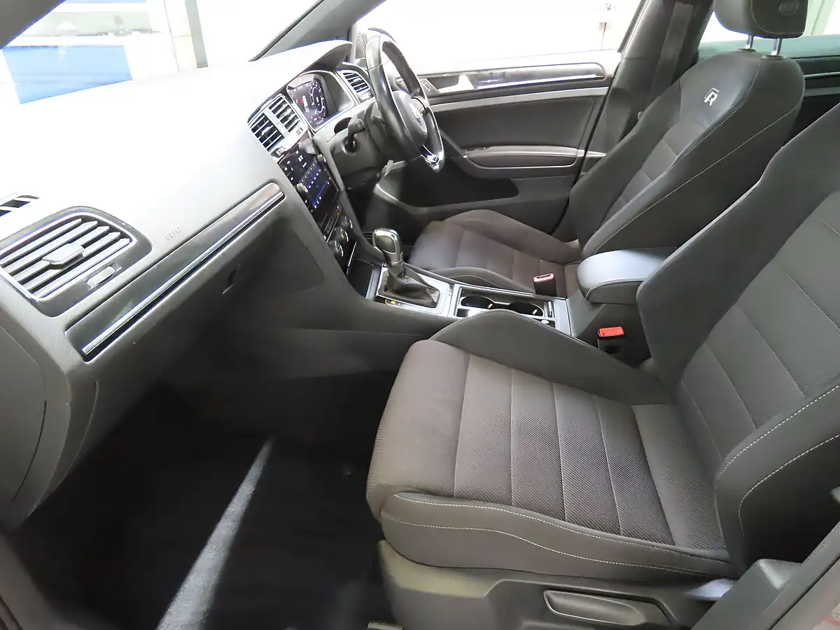 Used 2018 Volkswagen Golf R Grey - Interior and Exterior details 9