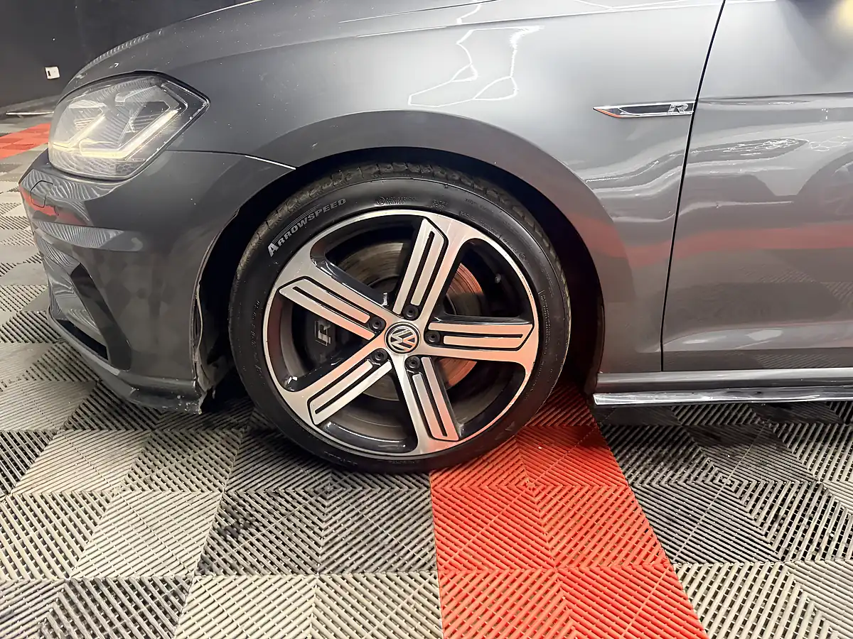 Used 2018 Volkswagen Golf R Grey - Interior and Exterior details 15