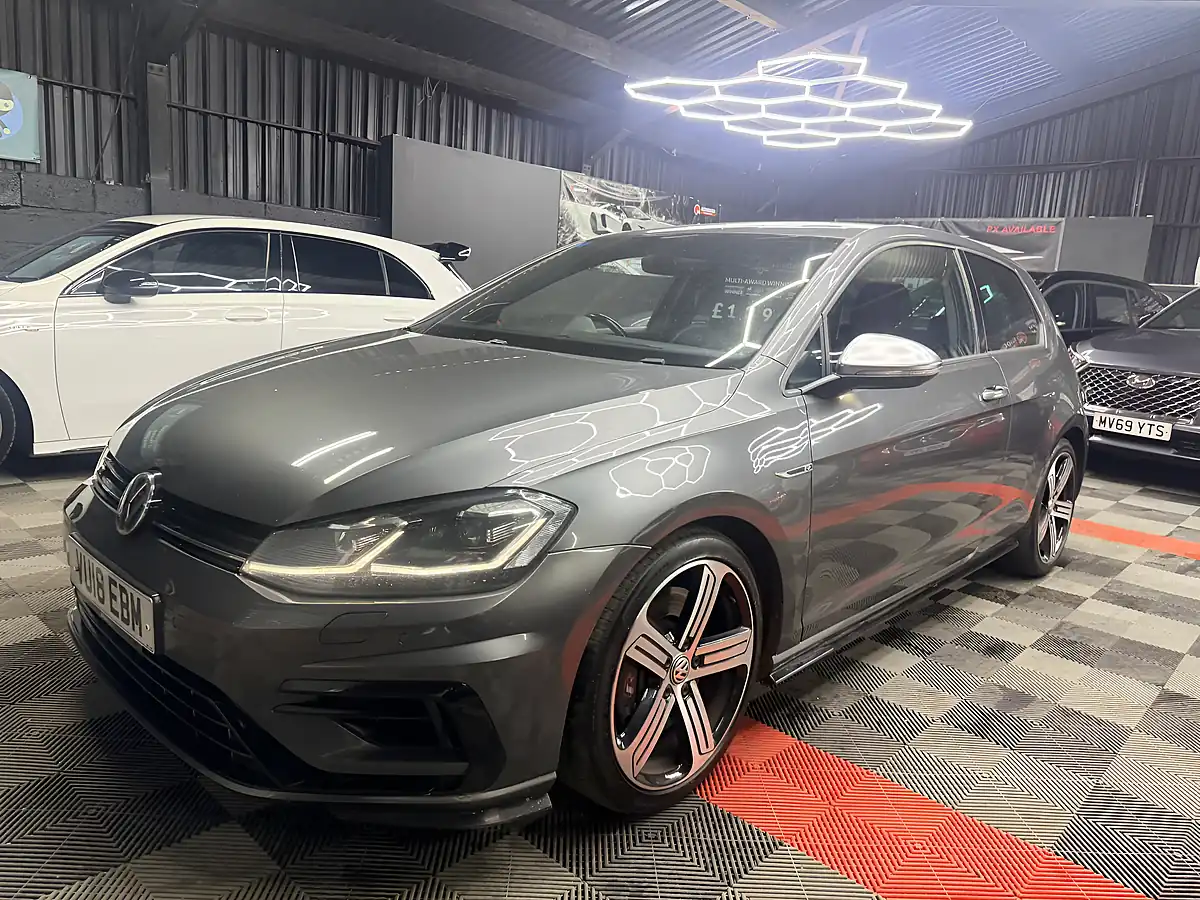 Used 2018 Volkswagen Golf R Grey - Interior and Exterior details 5
