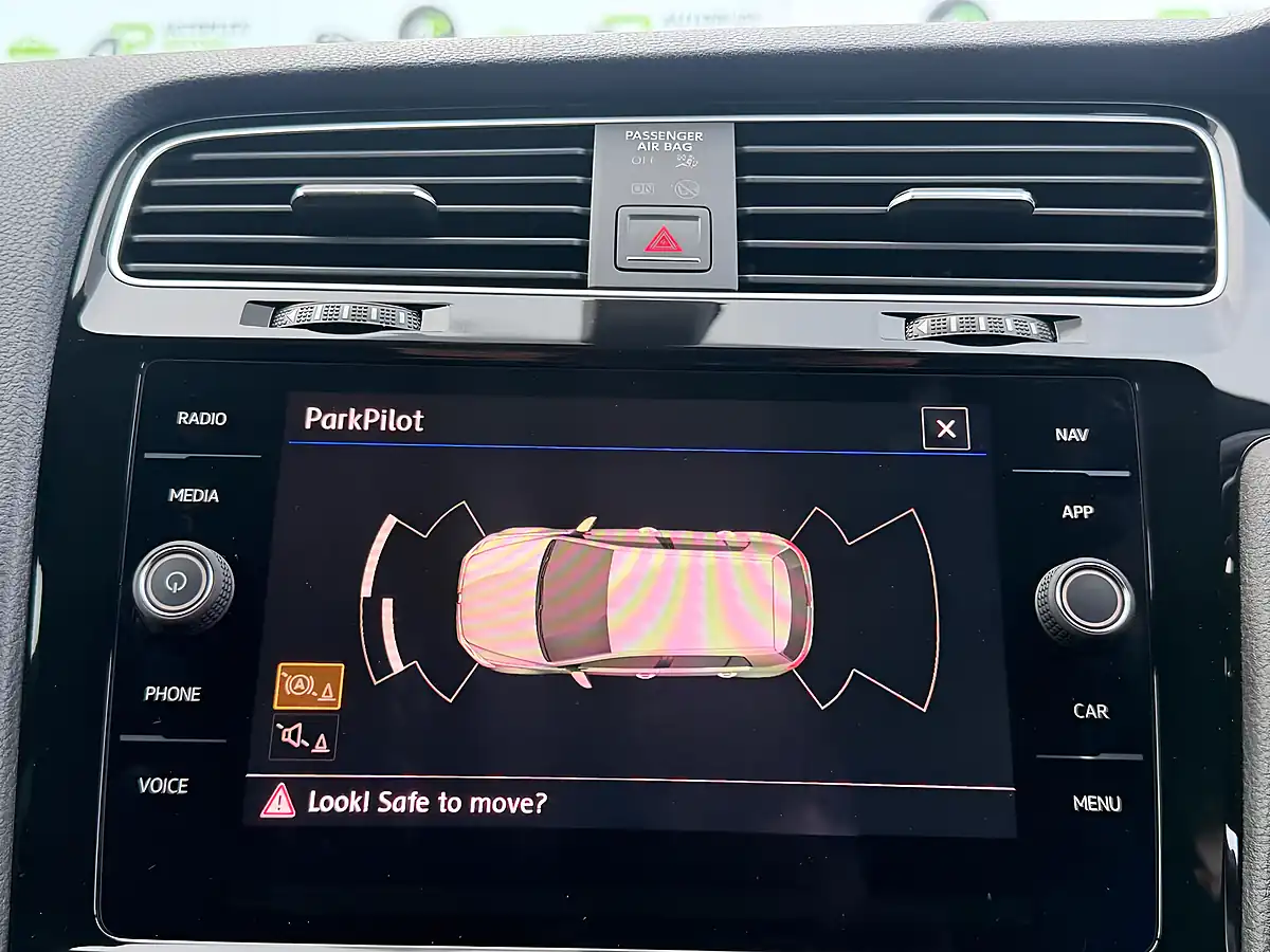 Used 2018 Volkswagen Golf R Grey - Interior and Exterior details 16