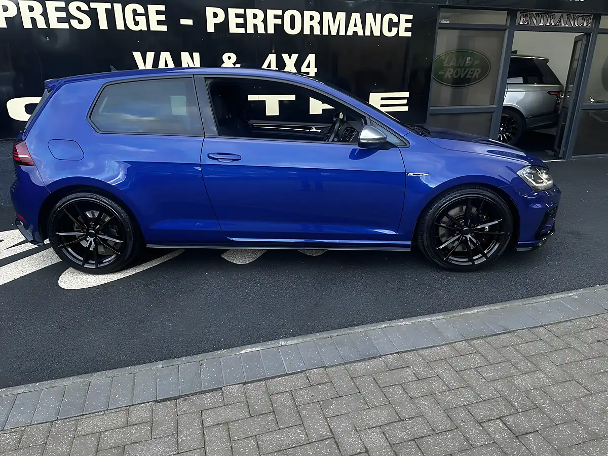 Used 2018 Volkswagen Golf R Lapiz Blue - Interior and Exterior details 3