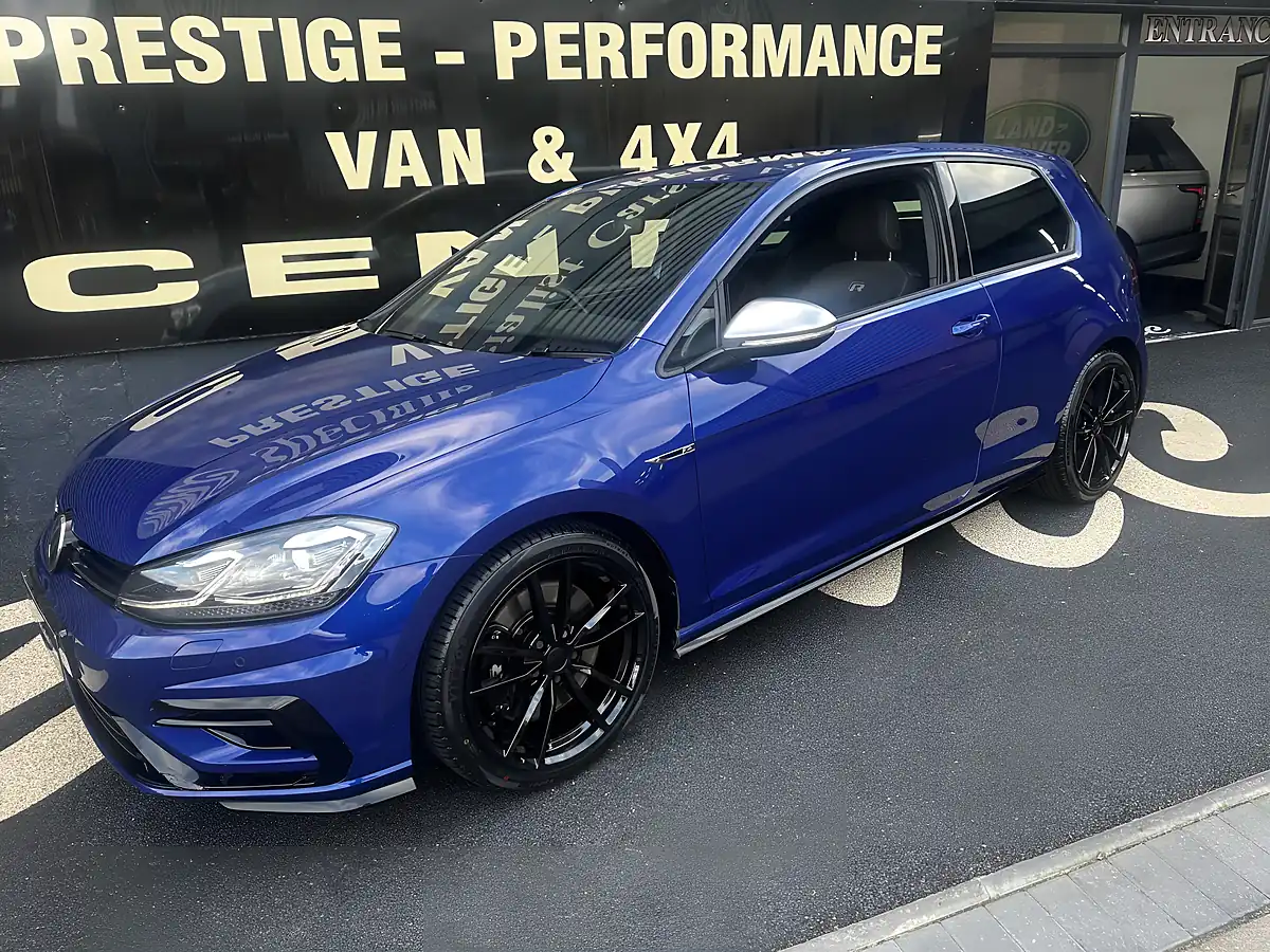 Used 2018 Volkswagen Golf R Lapiz Blue - Interior and Exterior details 4
