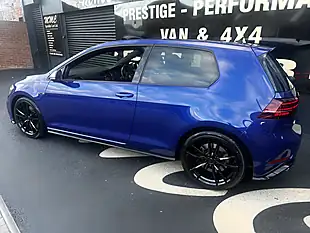 Used 2018 Volkswagen Golf R Lapiz Blue - Interior and Exterior details 5