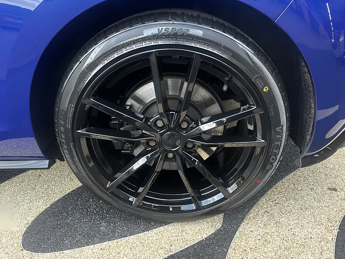 Used 2018 Volkswagen Golf R Lapiz Blue - Interior and Exterior details 7