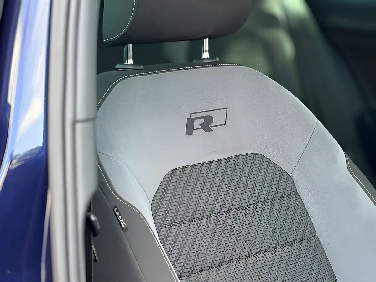 Used 2018 Volkswagen Golf R-Line Atlantic Blue - Interior and Exterior details 10