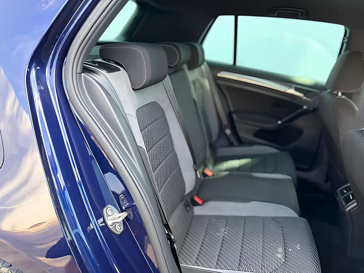 Used 2018 Volkswagen Golf R-Line Atlantic Blue - Interior and Exterior details 12