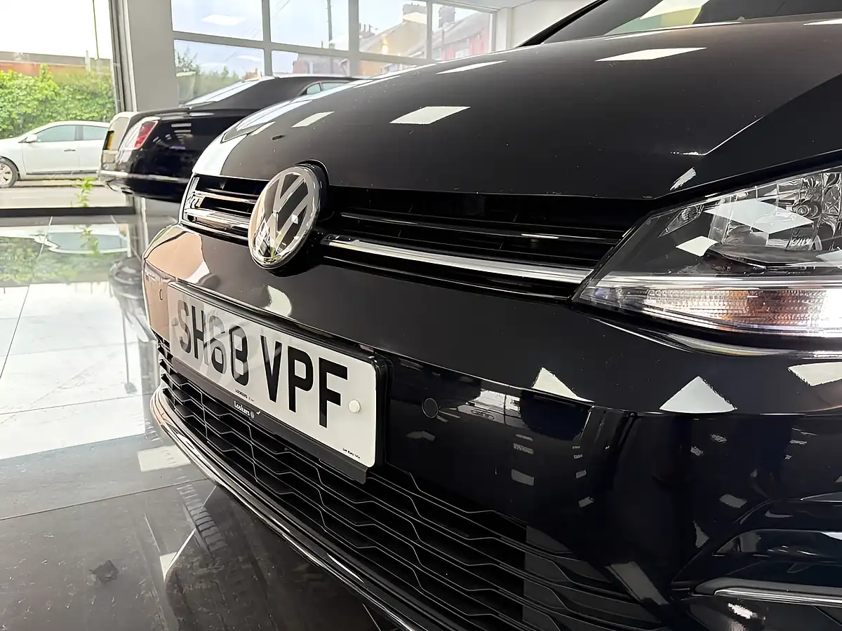 Used 2018 Volkswagen Golf R-Line Black - Interior and Exterior details 11
